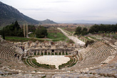 Вид с верхнего яруса амфитеатра в Эфесе