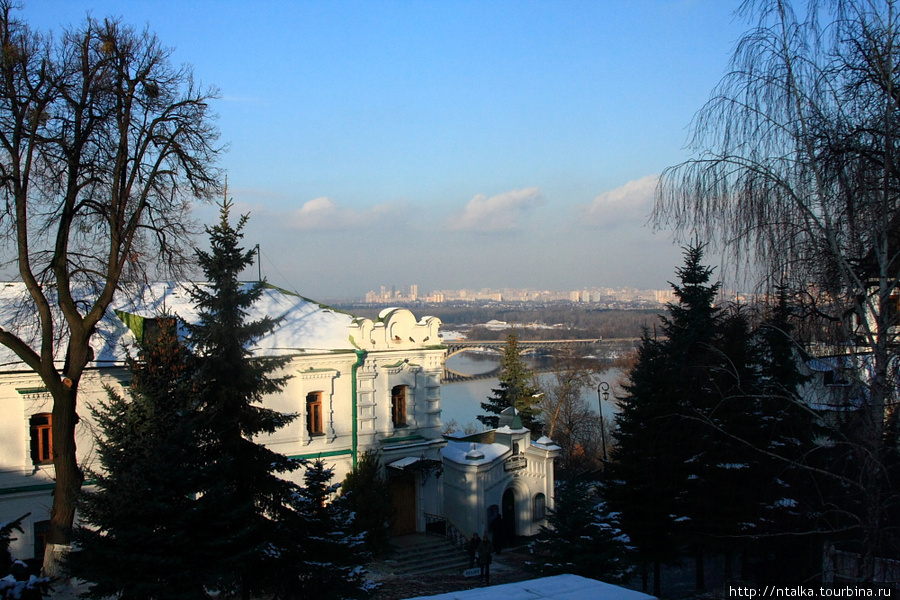 Киев:  Киево-Печерская Лавра и Парк Славы Киев, Украина