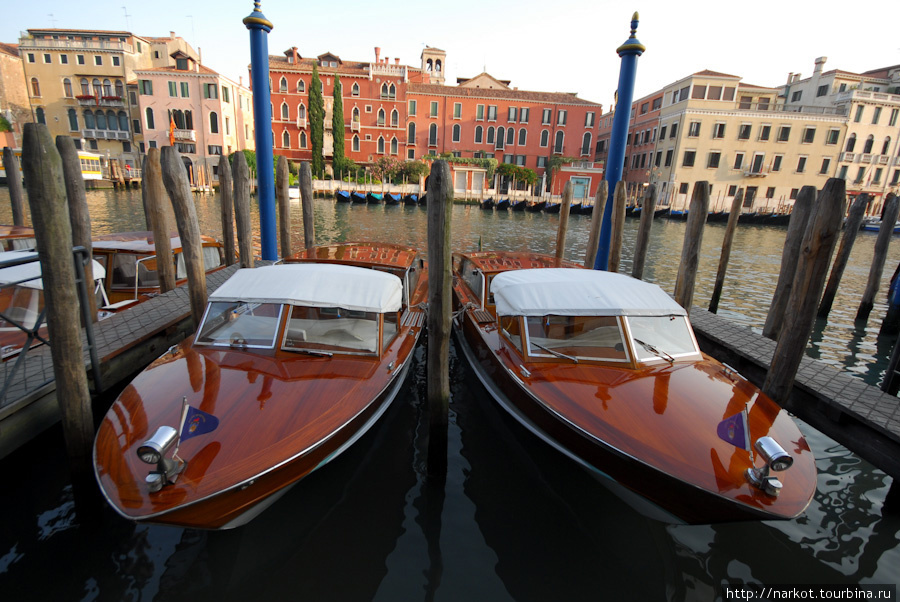 такси-близнецы Венеция, Италия