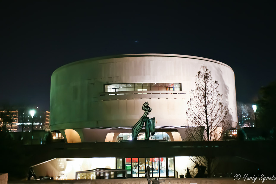 Hirshhorn Museum. Музей современной скульптуры и живописи. Вашингтон, CША