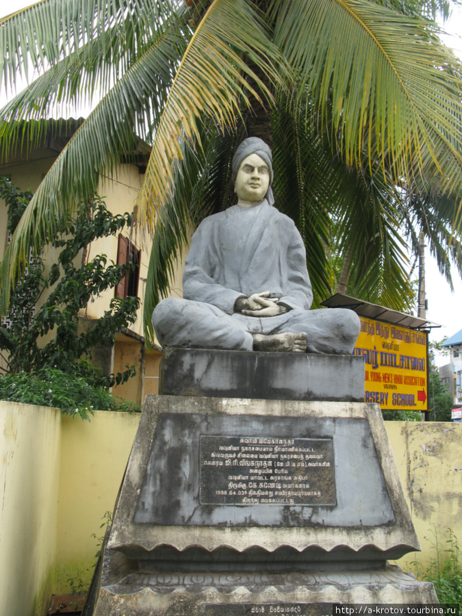 Шри-ланкийские статуи и памятники! Современные. Смешные Шри-Ланка