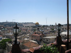 Вид с крыши нашего отеля на Иерусалим
