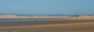 песчаные дюны в отлив