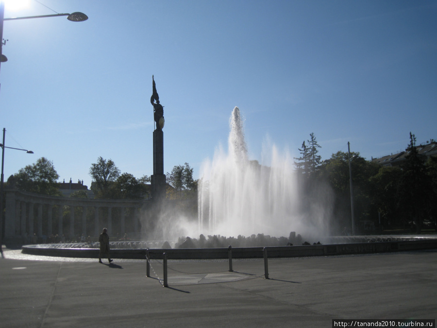 Памятник советскому воину-освободителю Вена, Австрия