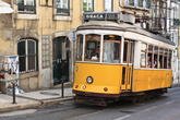 Легендарный лиссабонский трамвай.
