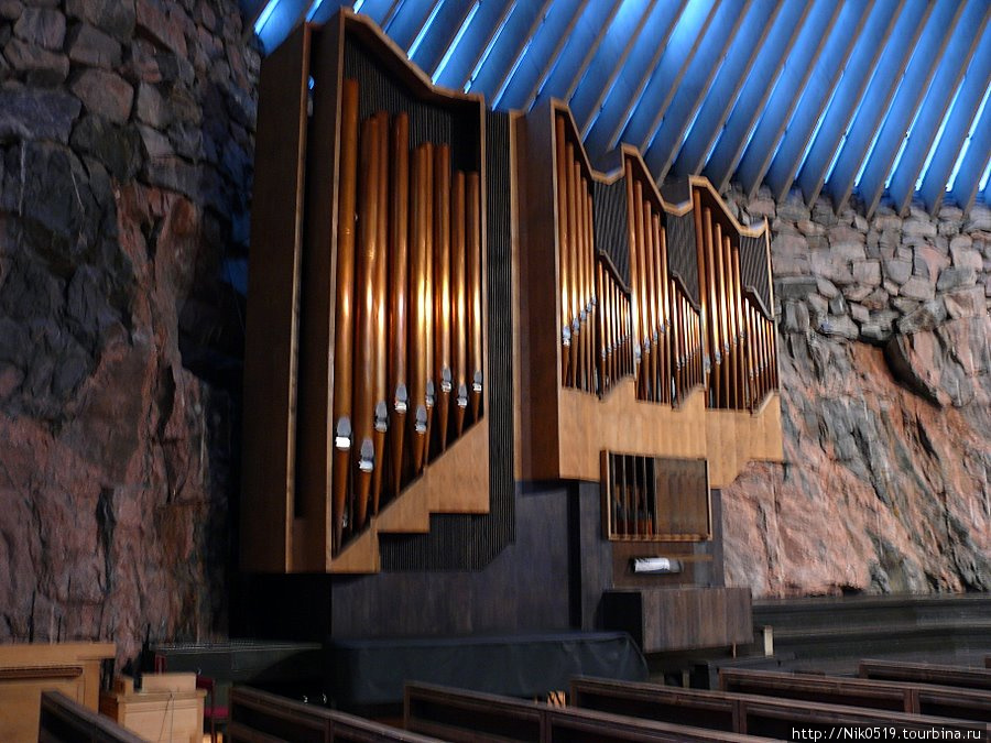 Скальная церковь в Хельсинки. Хельсинки, Финляндия