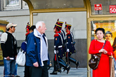 Гвардейцы возле дворца президента