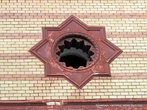 Еврейские символы на здании бывшей синагоги.