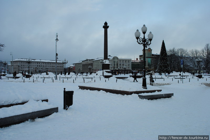 Полощадь Победы. Мэрия в 10 метрах. Калининград, Россия