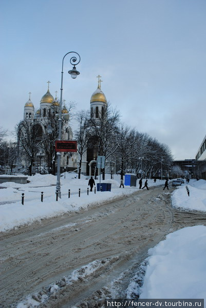 Улицы — снежно-песочная каша уже почти месяц. Калининград, Россия
