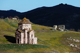 Старая армянская церковь в Воскепаре.