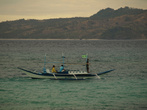 Вид с Пука шелл на остров Карабао