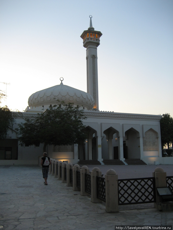 Самая большая мечеть в старой части города.
