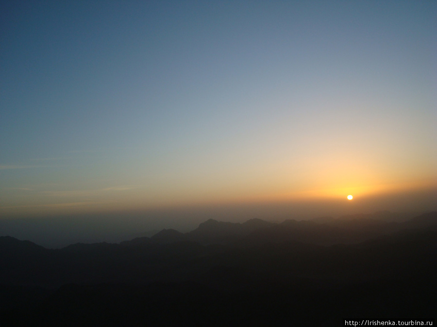 С первыми лучами солнца гора Синай (2285м), Египет