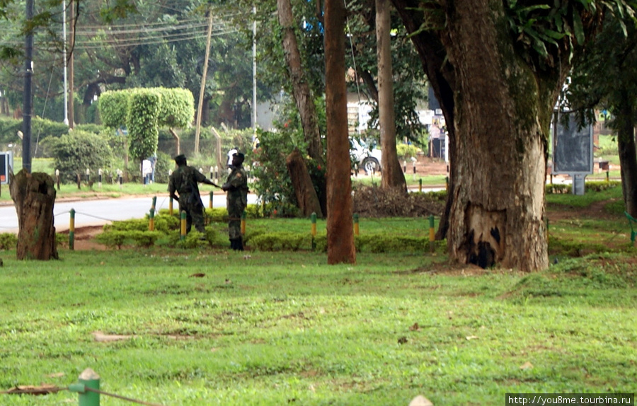 полицейский пост Кампала, Уганда
