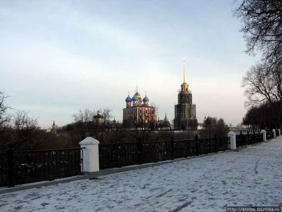 Вид на Кремль с набережно