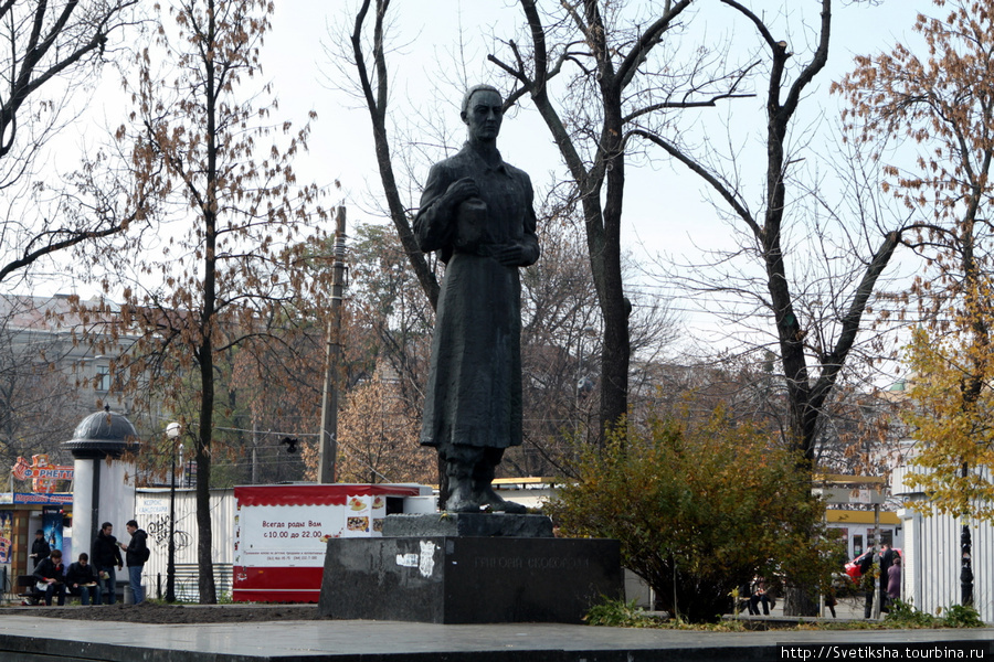 Памятник Григорию Сковороде Киев, Украина