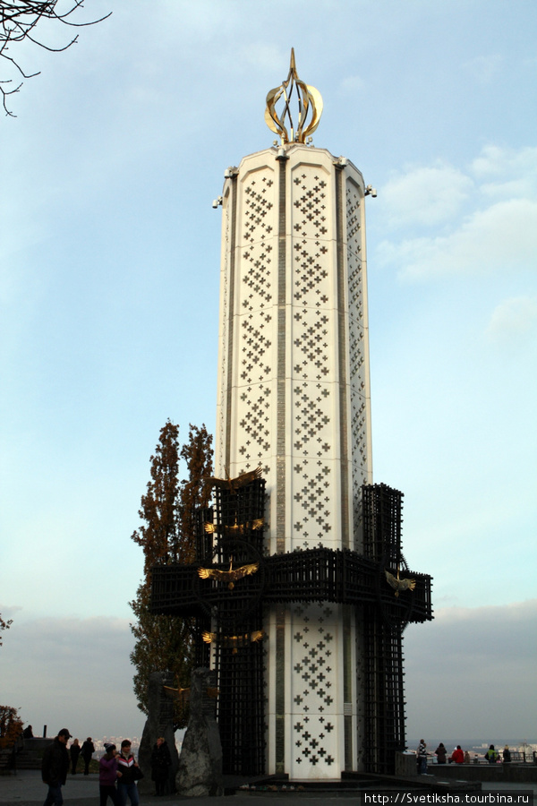 Памятник жертвам холокосты Киев, Украина