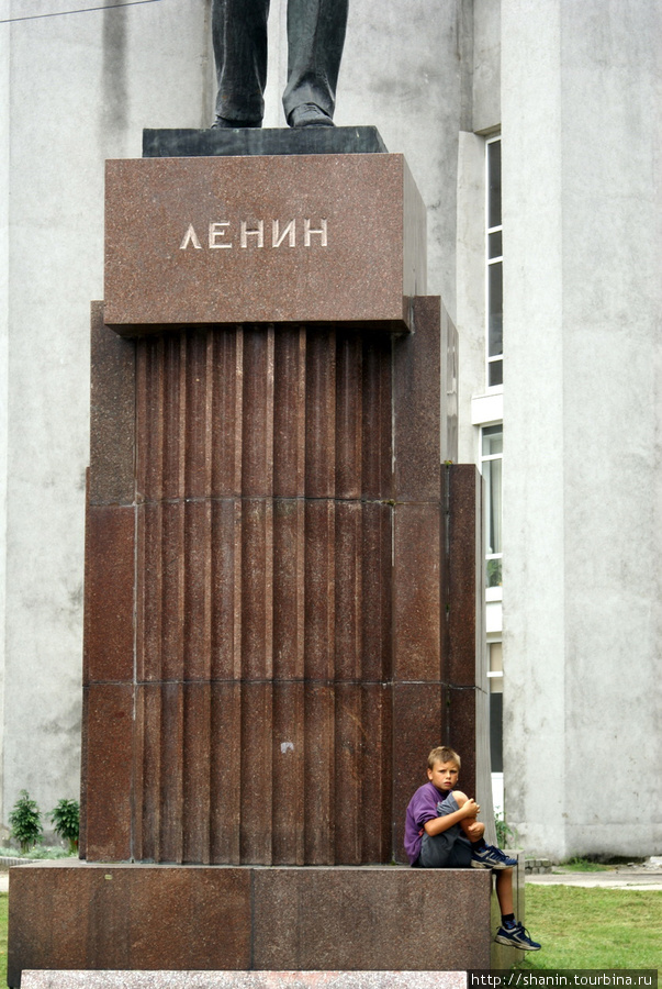 У стоп вождя Балтийск, Россия