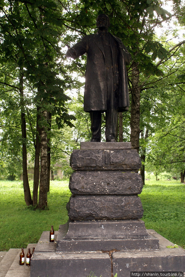 Памятник Владимиру Ильичу Ленину в Большаково Большаково, Россия