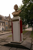 Памятник Зое Космодемьянской в Гусеве