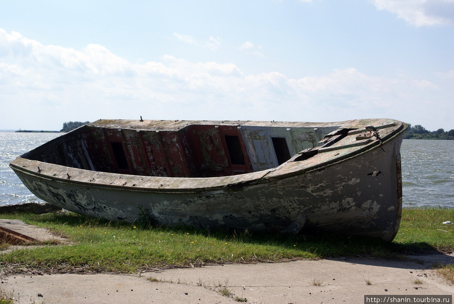 Старая лодка Балтийск, Россия