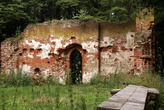 На руинах кирхи у замка Бальга