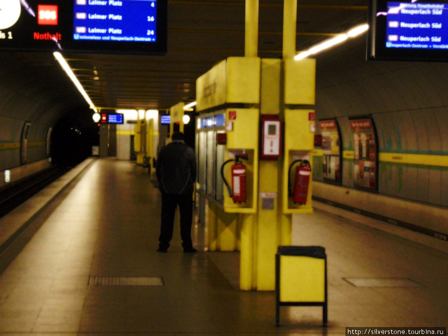 Вандализм в метро от добропорядочного немца... Мюнхен, Германия