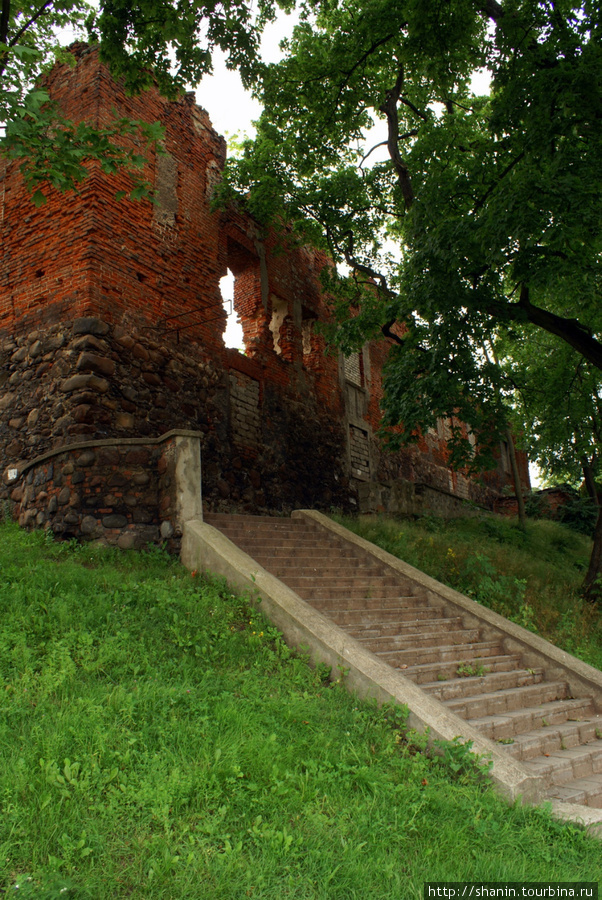 Лестница у замка Инстербург в Черняховске Черняховск, Россия