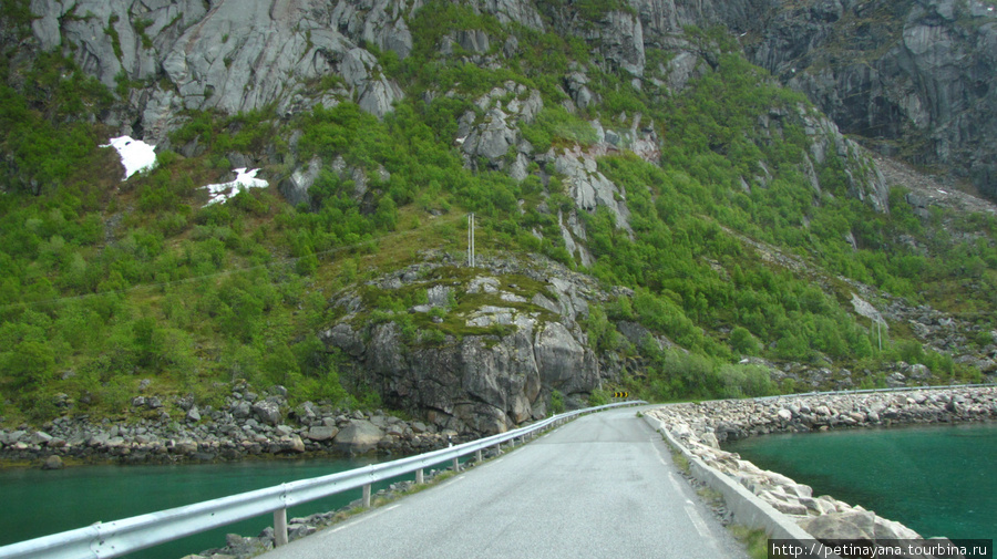 Северная Норвегия Лофотенские острова.Дороги
С острова на остров через фьорды Острова Лофотен, Норвегия