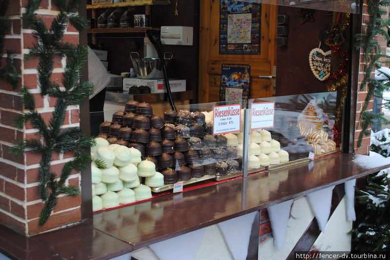 Различные сладости — примерно треть всего, что продается Нюрнберг, Германия
