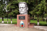 Памятник Герою Советского Союза полковнику Н.В. Мамонову