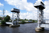 Мост — формально не часть музея, но тоже музейный экземпляр