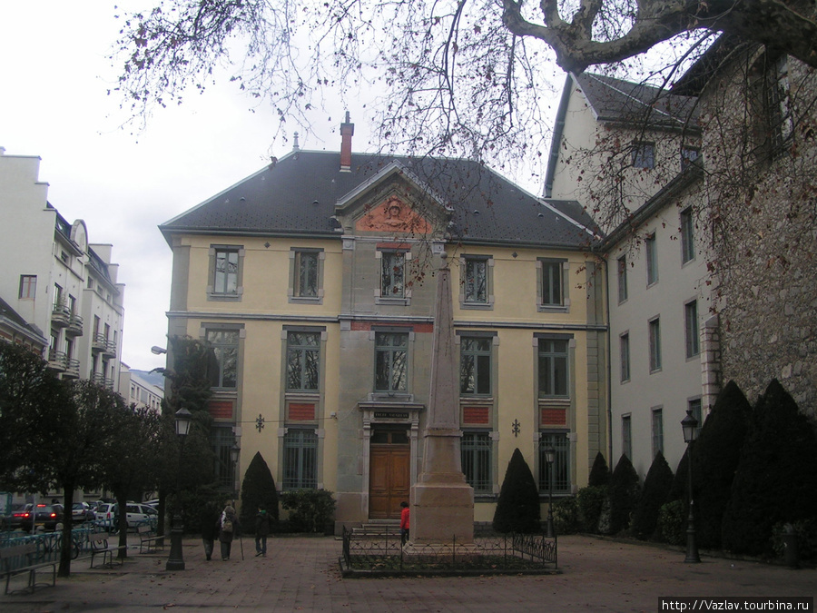 Уголок с памятником Шамбери, Франция