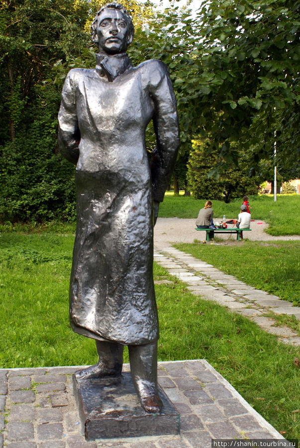 Памятник Лермонтову на острове Канта в Калининграде Калининград, Россия
