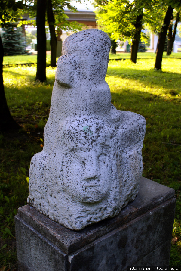 Статуя в парке Калининград, Россия