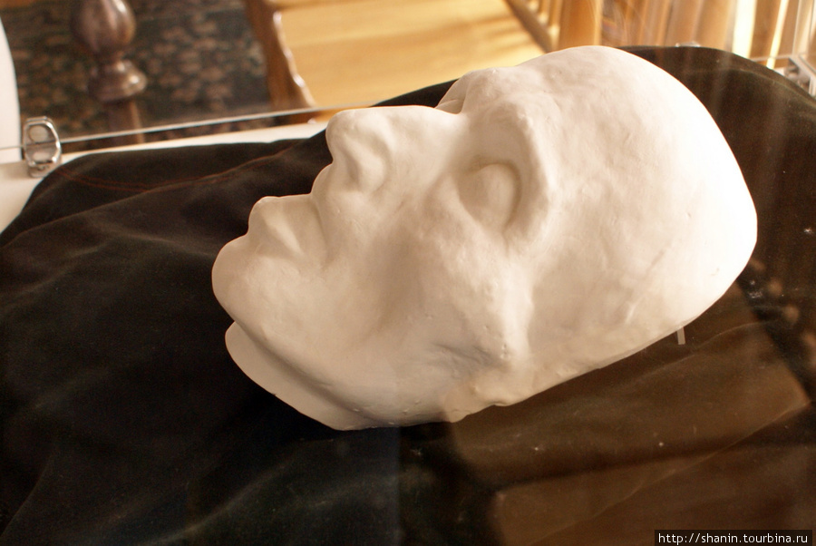 Посмертная маска Иммануила Канта Калининград, Россия