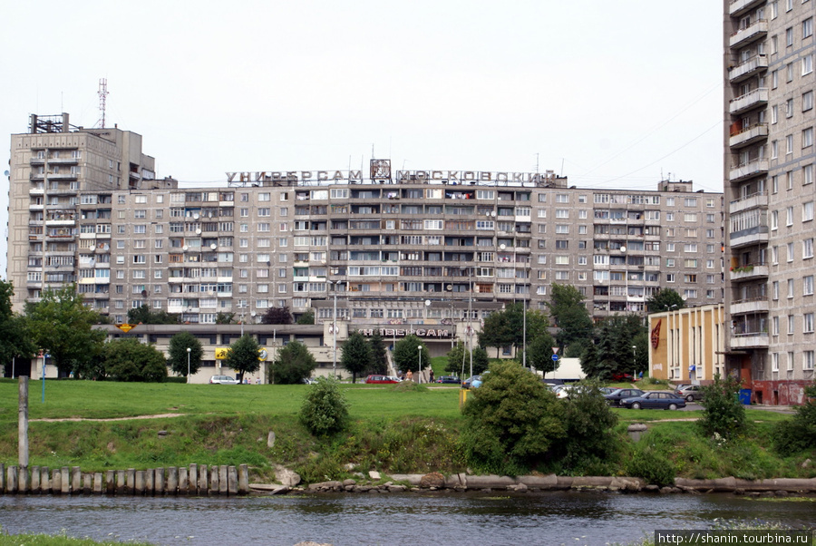 Новые дома на берегу реки Преголя в Калининграде Калининград, Россия