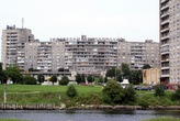 Новые дома на берегу реки Преголя в Калининграде