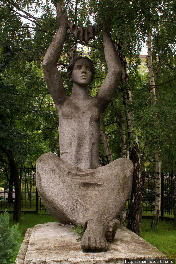 Статуя Светлогорск, Россия