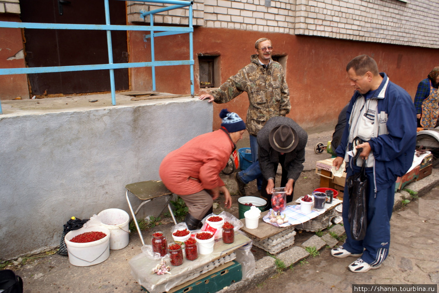 Уличный рынок в Советске Советск, Россия